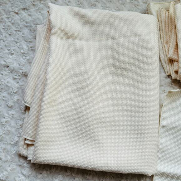 Cream Ivory Rectange Waffle Texture Tablecloth & 8 Square Cloth Linens Napkins - Picture 2 of 4